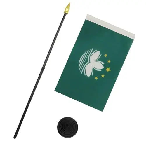 AZ FLAG - Macau Table Flag 4'' x 6'' - Macanese Mini Desk Flag 100% Polyester 15 x 10 cm. - Office Banner with 10'' Pole - Golden Spear - 3