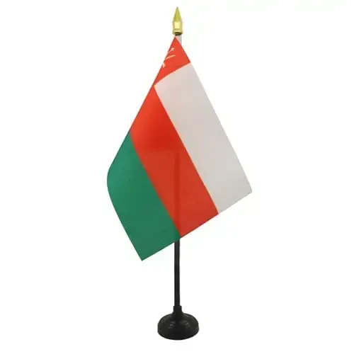 AZ FLAG - Oman Table Flag 4'' x 6'' - Omani Mini Desk Flag 100% Polyester 15 x 10 cm. - Office Banner with 10'' Pole - Golden Spear - AZ FLAG (1)
