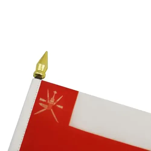 AZ FLAG - Oman Table Flag 4'' x 6'' - Omani Mini Desk Flag 100% Polyester 15 x 10 cm. - Office Banner with 10'' Pole - Golden Spear - 4