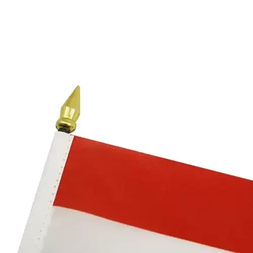 AZ FLAG - Yemen Table Flag 4'' x 6'' - Yemeni Mini Desk Flag 100% Polyester 15 x 10 cm. - Office Banner with 10'' Pole - Golden Spear - 4
