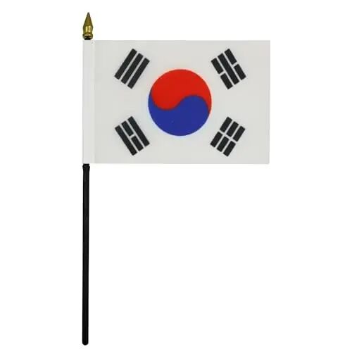 AZ FLAG - South Korea Table Flag 4'' x 6'' - South Korean Mini Desk Flag 100% Polyester 15 x 10 cm. - Office Banner with 10'' Pole - Golden Spear - AZ FLAG (1)