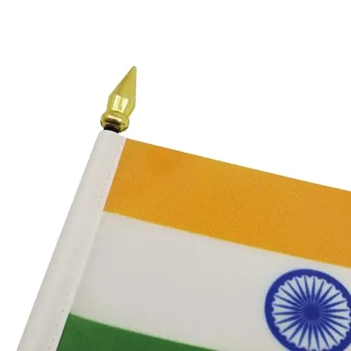 AZ FLAG - India Table Flag 4'' x 6'' - Indian Mini Desk Flag 100% Polyester 15 x 10 cm. - Office Banner with 10'' Pole - Golden Spear - 4