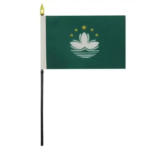 AZ FLAG - Macau Table Flag 4'' x 6'' - Macanese Mini Desk Flag 100% Polyester 15 x 10 cm. - Office Banner with 10'' Pole - Golden Spear - 2