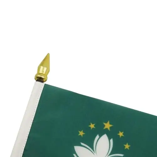 AZ FLAG - Macau Table Flag 4'' x 6'' - Macanese Mini Desk Flag 100% Polyester 15 x 10 cm. - Office Banner with 10'' Pole - Golden Spear - 4