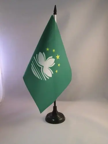 AZ FLAG Macau Table Flag 5'' x 8'' - Macanese Desk Flag 21 x 14 cm. - Black plastic stick and base - AZ FLAG
