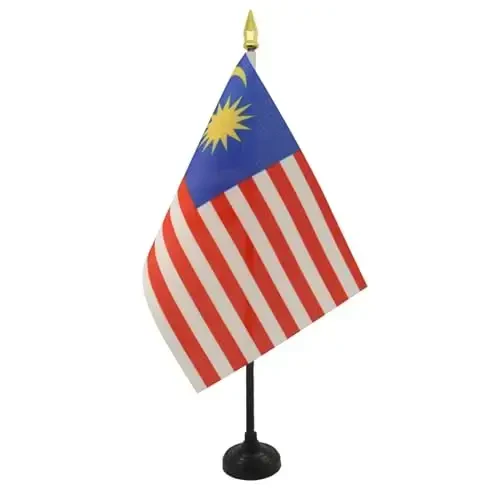 AZ FLAG - Malaysia Table Flag 4'' x 6'' - Malaysian Mini Desk Flag 100% Polyester 15 x 10 cm. - Office Banner with 10'' Pole - Golden Spear - 3
