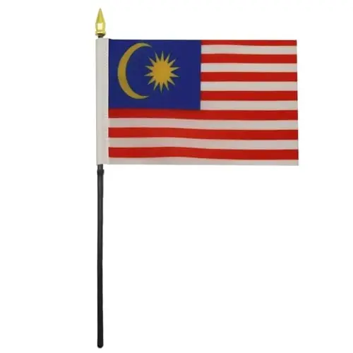 AZ FLAG - Malaysia Table Flag 4'' x 6'' - Malaysian Mini Desk Flag 100% Polyester 15 x 10 cm. - Office Banner with 10'' Pole - Golden Spear - 1
