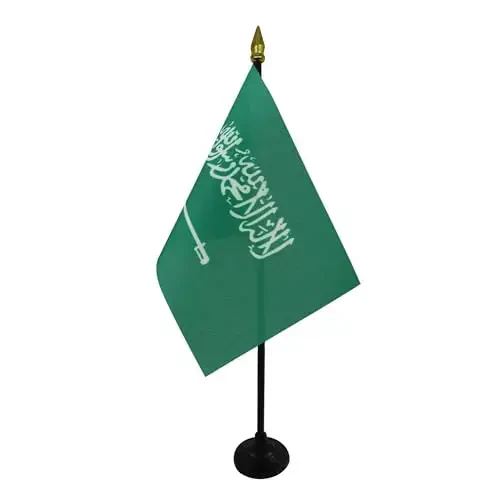 AZ FLAG - Saudi Arabia Table Flag 4'' x 6'' - Saudi Arabian Mini Desk Flag 100% Polyester 15 x 10 cm. - Office Banner with 10'' Pole - Golden Spear - 2