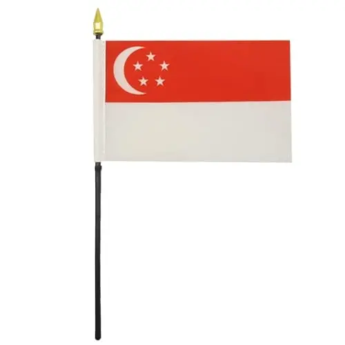 AZ FLAG - Singapore Table Flag 4'' x 6'' - Singaporean Mini Desk Flag 100% Polyester 15 x 10 cm. - Office Banner with 10'' Pole - Golden Spear - 2