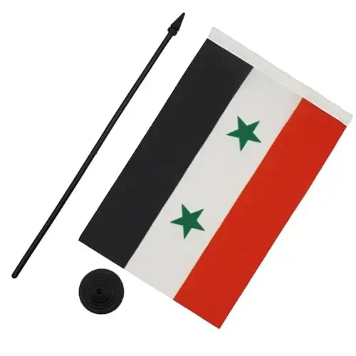 AZ FLAG Syria Table Flag 5'' x 8'' - Syrian Desk Flag 21 x 14 cm. - Black plastic stick and base - 4