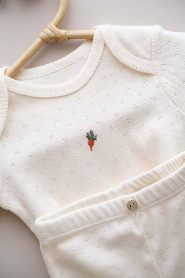 Baby Bodysuit with Beetroot Embroidery - Leggings Set - 6