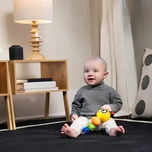 Baby Einstein Twist-a-Pal Cal Sensorli o'yinchoq, musiqa va boncuk ta'qibchisi bilan, 6 oydan katta yoshdagi bolalar uchun - 2