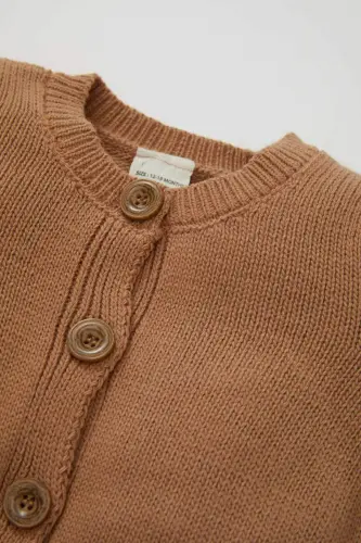 Baby Girl Basic Plain Knitted Crew Neck Buttoned Cardigan C7905A524AU-Coffee - DEFACTO (1)