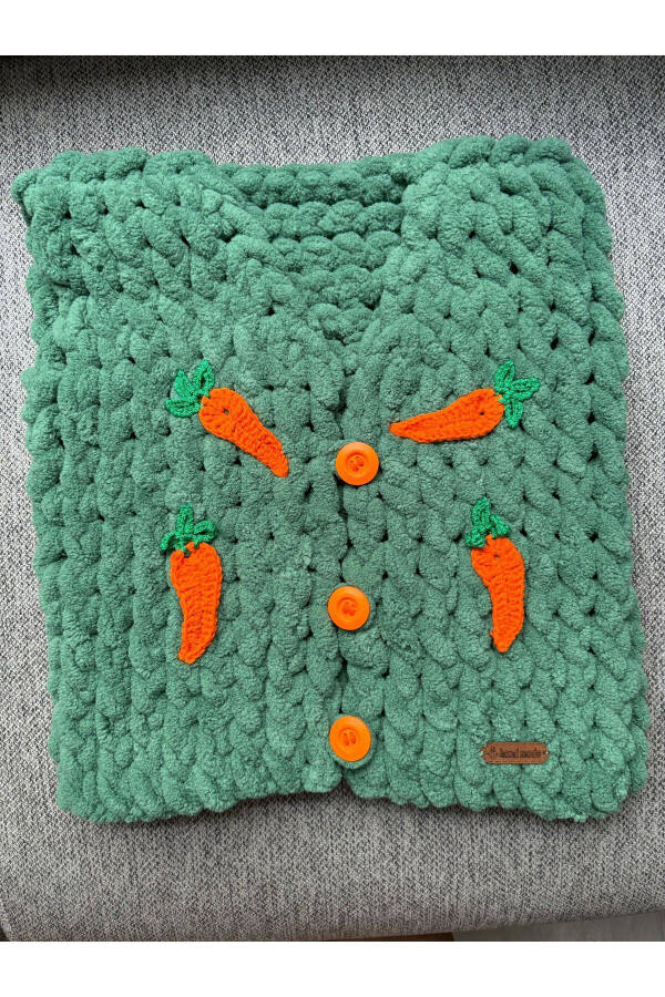 Baby-Kid Puffy Vest with Carrot Motif - 10