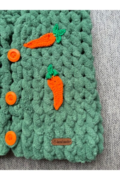 Baby-Kid Puffy Vest with Carrot Motif - 7