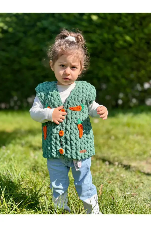 Baby-Kid Puffy Vest with Carrot Motif - 1