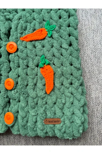 Baby-Kid Puffy Vest with Carrot Motif - 7