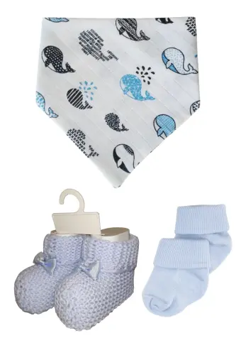 BABY MUSLIN WRAP BIB + SOCKS + BOOTS - 1