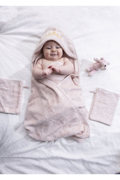 Baby Towel Swaddle and Washcloth Set in a Special Box with Embroidered Bamboo Crown - 3