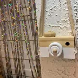 Baby uchun yog'ochli mini kamera o'yinchoq, chaqaloqlar uchun yoqimli mini o'yinchoq, bo'yinga osilgan fotosurat rekvizitlari, bolalar xonasi uchun osilgan dekor sovg'asi (oq) - 7