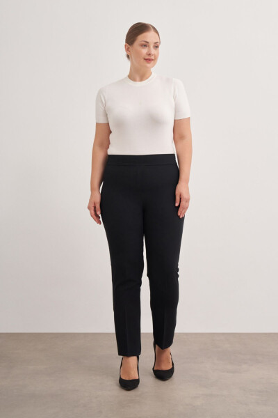 Back Pocket Cargo Pants - AKER (1)