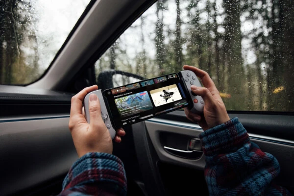 Backbone One - PlayStation Edition (Lightning) - Mobile Gaming Controller for iPhone - Generation 1 - White - BACKBONE (1)