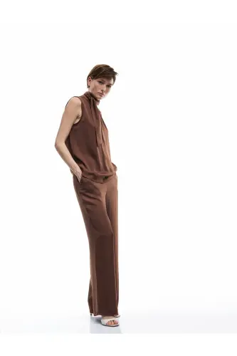 Bağlama Detaylı Dik Yaka Kolsuz Saten Bluz-Kahve - 2