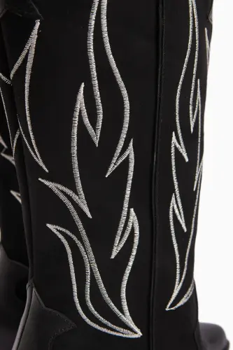 Bahar Siyah Süet Nakışlı Deri Detaylı Topuklu Western, Kovboy Kadın Çizme-Siyah - 4