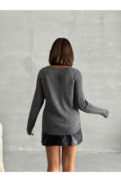 Baklava Pattern Buttoned Boat Neck Sweater - 8