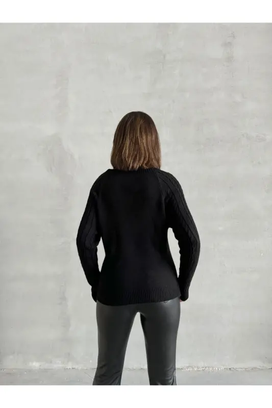 Baklava Patterned Buttoned Boat Neck Sweater-Black - 8