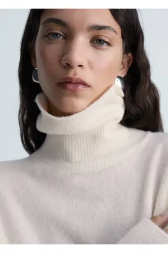 Baliqchi yoqali trikotaj ko'ylak - Ekrue - 7
