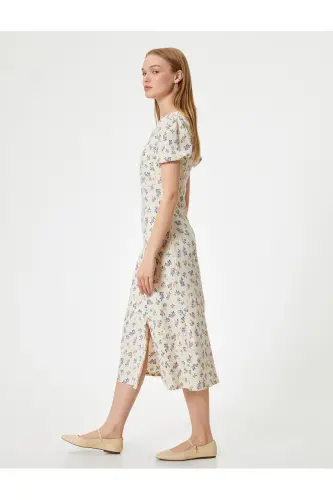 Kleid mit Ballonärmeln, Midi-Blumenmuster, A-Linie, quadratischer Ausschnitt und Schlitz - Flieder gemustert - 1