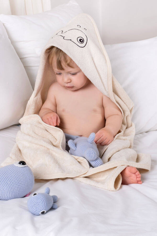 Bamboo Fish Embroidered Baby Towel Swaddle And Bag Set - 4