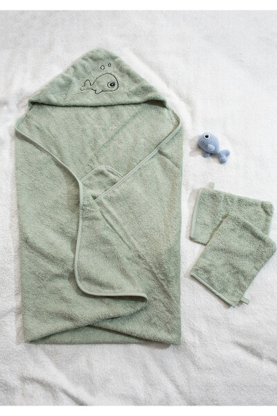 Bamboo Fish Embroidered Baby Towel Swaddle And Bag Set - 6