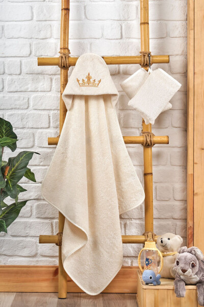 Bambu Taç Nakışlı Özel Kutusunda Bebek Havlu Kundak Ve Kese Seti-EKRU - EIFIN (1)