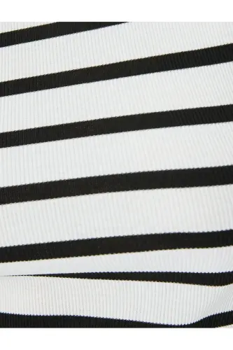 Basic Chiziqli Velosiped Yoqali Qisqa Yengli Kashkorsa Slim Fit Ayollar Futbolkasi - Ekru Chiziqli - 6