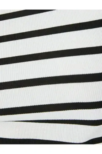 Basic Çizgili Bisiklet Yaka Kısa Kollu Kaşkorse Slim Fit Kadın Tişört-Ekru Çizgili - 6