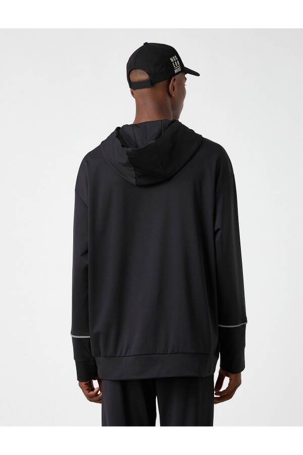 Basic Hooded Sweatshirt - 4