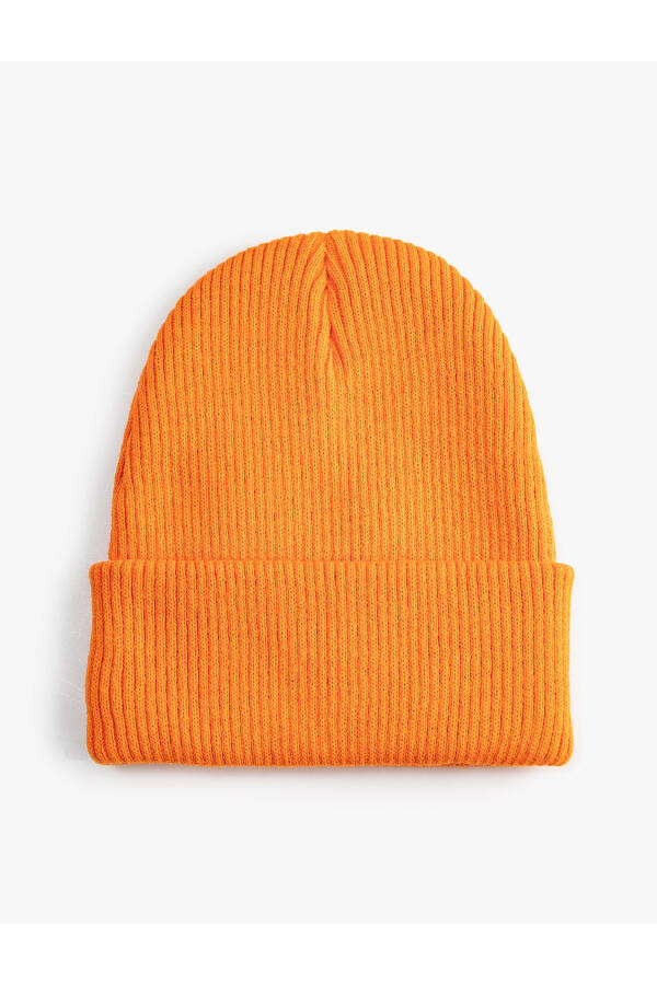 Basic knitted beanie with a ribbed band - 1