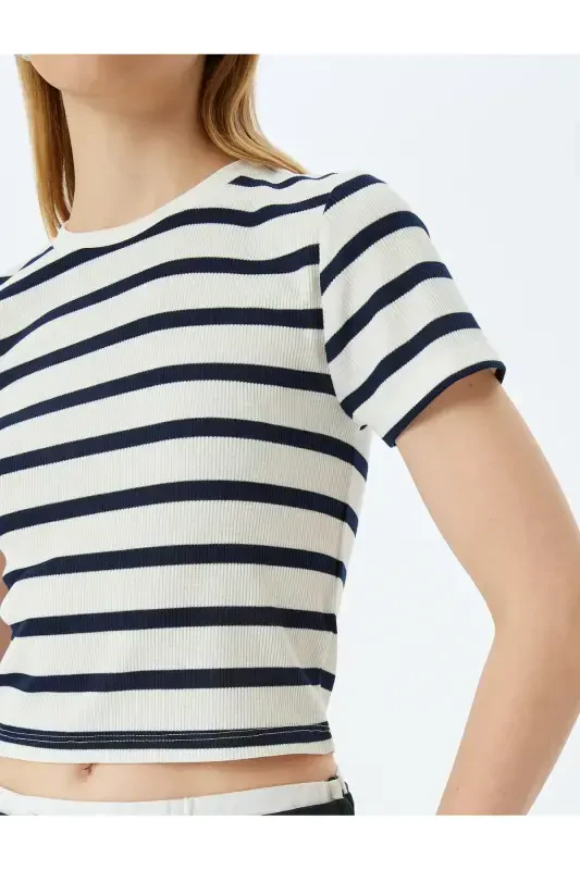 Basic Striped Bicycle Collar Navy Blue Women's T-Shirt 5SAL10047IK-Navy Blue Striped - 5