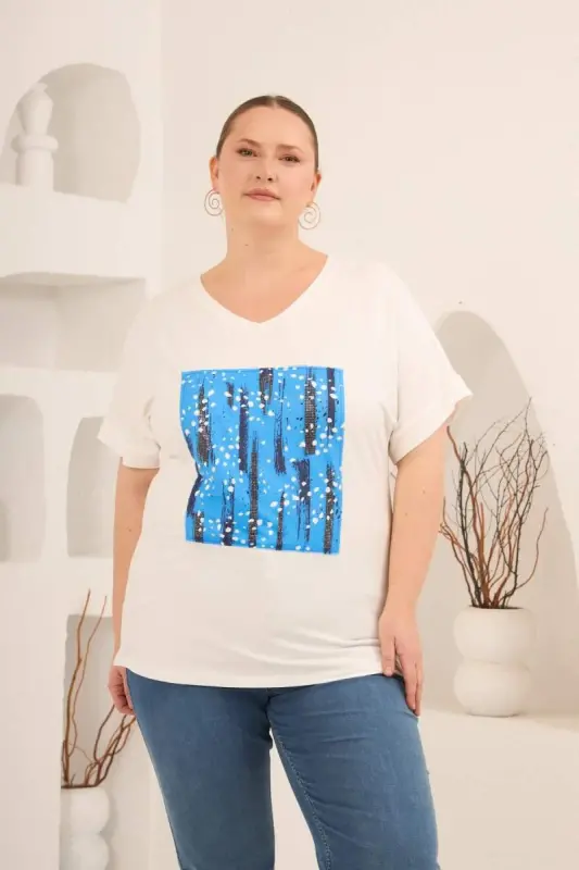 Baskılı Taş Detaylı Büyük Beden Tişört Ekru - BÜYÜKBEDENIZ