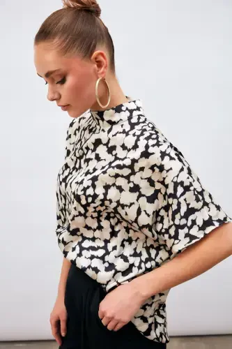 Batwing Sleeve Patterned Oversized Blouse - Black - 4