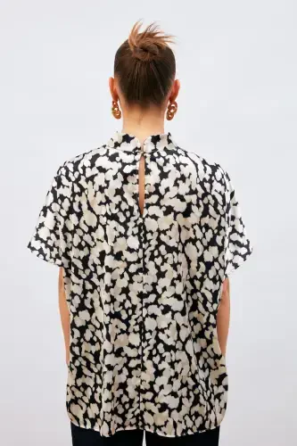 Batwing Sleeve Patterned Oversized Blouse - Black - 6