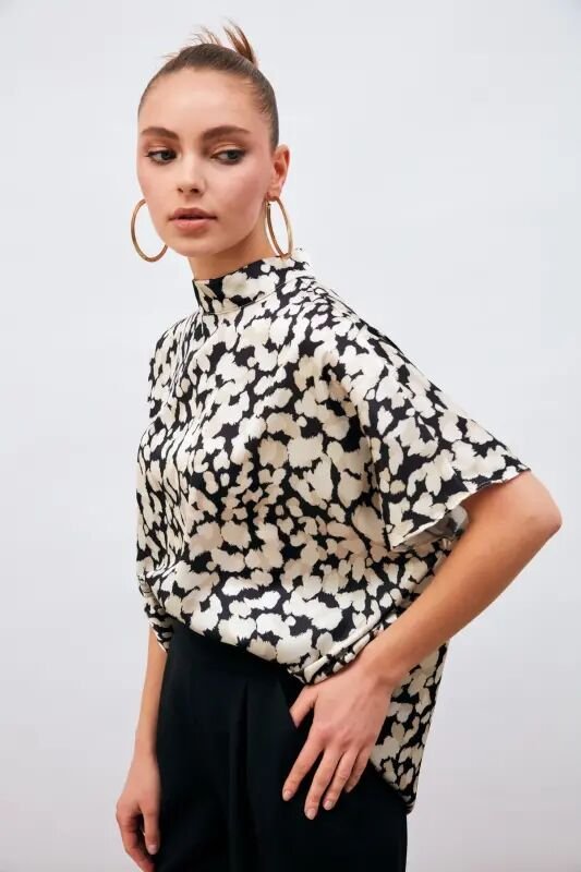 Batwing Sleeve Patterned Oversized Blouse - Black - 2