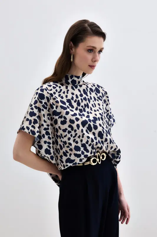 Batwing Sleeve Slouchy Blouse - Beige-Navy-Beige - SATEEN