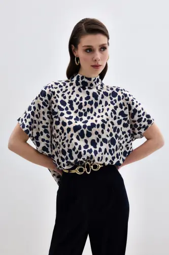 Batwing Sleeve Slouchy Blouse - Beige-Navy-Beige - 3