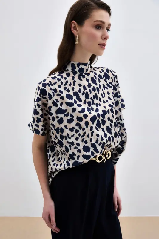 Batwing Sleeve Slouchy Blouse - Beige-Navy-Beige - 4