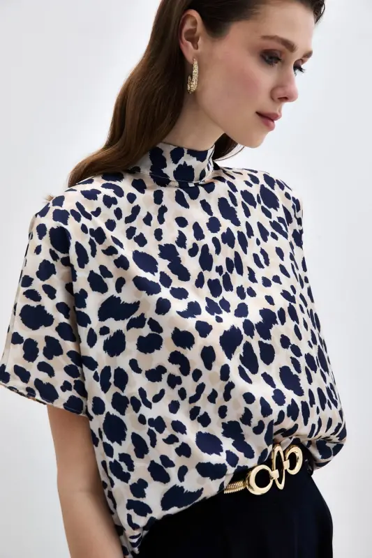 Batwing Sleeve Slouchy Blouse - Beige-Navy-Beige - 5