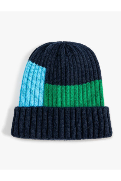 Beanie with ribbed knit and color blocks. - 1