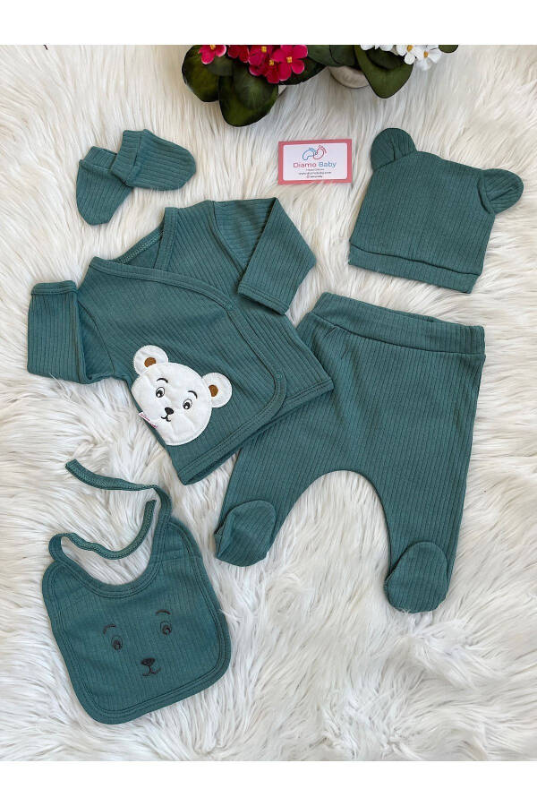 Bear Minimal Pine Green 5-Piece Newborn Hospital Discharge Set - 3